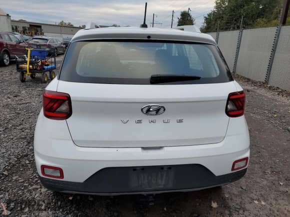 2023 Hyundai Venue Limited with VIN KMHRC8A31PU235642, listed as a Copart auction lot 86133125 with 31,218 mi miles and Salvage title. Bid and sale history available at DreamBid. Image 6.