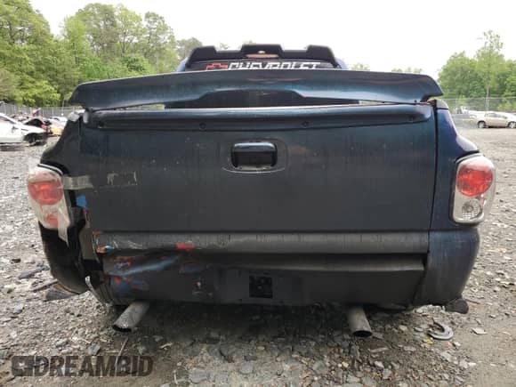 2001 Chevrolet Silverado 1500 LT z VIN 1GCEC19T31Z192995, wystawiony jako Copart lot #55569865 z przebiegiem 238 730 mil mil oraz Szkoda całkowita • Salvage title. Historia ofert i sprzedaży dostępna na DreamBid. Obrazek 6.