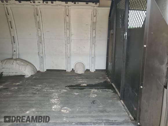 ✅ 2015 GMC Savana Cargo • VIN: 1GTW7FCF0F1127875 • Lot: 60091375. Listed on Copart with 192,490 mi. Free auction sales archive from the USA and detailed vehicle history report at DreamBid. Image 11.