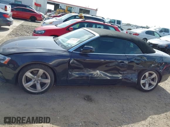 ✅ 2014 Audi A5 Premium • VIN: WAUCFAFH7EN015617 • Lot: 42765351. Wystawiony na IAAI z przebiegiem 65 520 mil. Bezpłatny archiwum sprzedaży aukcyjnych z USA i szczegółowy raport historii pojazdu na DreamBid. Zdjęcie 15.