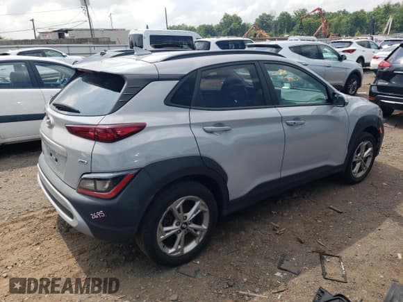 ✅ 2022 Hyundai Kona SEL • VIN: KM8K6CAB9NU829931 • Лот: 60655774. Опубликован ранее на Copart с пробегом 31 655 миль. Бесплатный доступ к архиву аукционных продаж из США и подробный отчёт об истории автомобиля на DreamBid. Изображение 3.