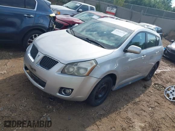 ✅ 2009 Pontiac Vibe • VIN: 5Y2SM67049Z400626 • Lot: 43125370. Wystawiony na IAAI z przebiegiem 250 570 mil. Bezpłatny archiwum sprzedaży aukcyjnych z USA i szczegółowy raport historii pojazdu na DreamBid. Zdjęcie 2.