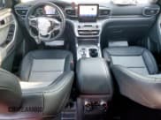 ✅ 2024 Ford Explorer XLT • VIN: 1FMSK7DH1RGA70831 • Lot: 92366195. Wystawiony na Copart z przebiegiem 20 397 mil. Bezpłatny archiwum sprzedaży aukcyjnych z USA i szczegółowy raport historii pojazdu na DreamBid. Zdjęcie 8.