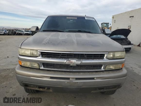 ✅ 2002 Chevrolet Suburban LS • VIN: 1GNEC16T92J196173 • Lot: 85029784. Wystawiony na Copart z przebiegiem 119 911 mil. Bezpłatny archiwum sprzedaży aukcyjnych z USA i szczegółowy raport historii pojazdu na DreamBid. Zdjęcie 5.