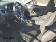 ✅ 2016 Hyundai Veloster • VIN: KMHTC6ADXGU286379 • Lot: 46533735. Wystawiony na Copart z przebiegiem 191 374 mil. Bezpłatny archiwum sprzedaży aukcyjnych z USA i szczegółowy raport historii pojazdu na DreamBid. Zdjęcie 7.