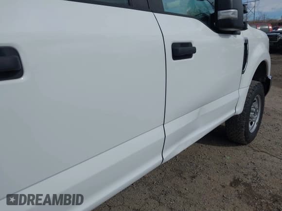 ✅ 2019 Ford F-250 XL • VIN: 1FT7W2B60KEF78955 • Lot: 41851147. Listed on IAAI with 205,275 mi. Free auction sales archive from the USA and detailed vehicle history report at DreamBid. Image 18.
