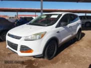 ✅ 2016 Ford Escape S • VIN: 1FMCU0F76GUB38825 • Lot: 43656386. Wystawiony na IAAI z przebiegiem 128 619 mil. Bezpłatny archiwum sprzedaży aukcyjnych z USA i szczegółowy raport historii pojazdu na DreamBid. Zdjęcie 2.