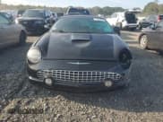 ✅ 2005 Ford Thunderbird Deluxe • VIN: 1FAHP60A45Y103477 • Lot: 71405074. Wystawiony na Copart z przebiegiem 84 866 mil. Bezpłatny archiwum sprzedaży aukcyjnych z USA i szczegółowy raport historii pojazdu na DreamBid. Zdjęcie 5.