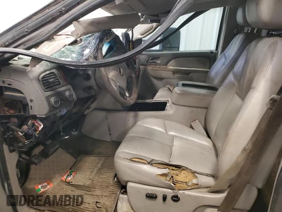 ✅ 2013 Chevrolet Silverado 2500HD LTZ • VIN: 1GC2KYC85DZ145300 • Лот: 52745135. Опубликован ранее на Copart с пробегом Не указан. Бесплатный доступ к архиву аукционных продаж из США и подробный отчёт об истории автомобиля на DreamBid. Изображение 7.