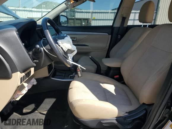 2017 Mitsubishi Outlander SE с VIN JA4AD3A38HZ000817, выставлен на аукционе Copart как лот 66009845 с пробегом 105 401 миль миль и Списание • Salvage title. История ставок и продаж доступна на DreamBid. Изображение 7.