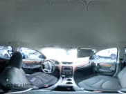 ✅ 2017 Chevrolet Traverse LT • VIN: 1GNKRGKD5HJ162145 • Lot: 43252658. Wystawiony na IAAI z przebiegiem 99 411 mil. Bezpłatny archiwum sprzedaży aukcyjnych z USA i szczegółowy raport historii pojazdu na DreamBid. Zdjęcie 18.