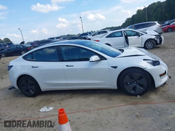 ✅ 2021 Tesla Model 3 Standard Range Plus • VIN: 5YJ3E1EA4MF084403 • Lot: 43296711. Wystawiony na IAAI z przebiegiem 42 187 mil. Bezpłatny archiwum sprzedaży aukcyjnych z USA i szczegółowy raport historii pojazdu na DreamBid. Zdjęcie 13.
