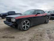 ✅ 2014 Dodge Challenger R/T Classic • VIN: 2C3CDYBT8EH154258 • Lot: 42373935. Wystawiony na Copart z przebiegiem 162 062 mil. Bezpłatny archiwum sprzedaży aukcyjnych z USA i szczegółowy raport historii pojazdu na DreamBid. Zdjęcie 1.