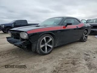 ✅ 2014 Dodge Challenger R/T Classic • VIN: 2C3CDYBT8EH154258 • Lot: 42373935. Wystawiony na Copart z przebiegiem 162 062 mil. Bezpłatny archiwum sprzedaży aukcyjnych z USA i szczegółowy raport historii pojazdu na DreamBid. Zdjęcie 1.
