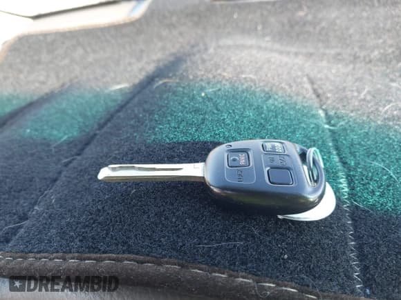 ✅ 2004 Lexus RX 330 • VIN: JTJGA31U040001098 • Lot: 43451933. Wystawiony na IAAI z przebiegiem 307 935 mil. Bezpłatny archiwum sprzedaży aukcyjnych z USA i szczegółowy raport historii pojazdu na DreamBid. Zdjęcie 11.