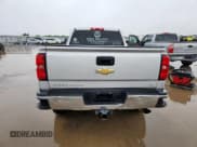 ✅ 2015 Chevrolet Silverado 2500HD LT • VIN: 1GC1CVEG8FF561227 • Lot: 64398545. Wystawiony na Copart z przebiegiem Nie podano. Bezpłatny archiwum sprzedaży aukcyjnych z USA i szczegółowy raport historii pojazdu na DreamBid. Zdjęcie 6.