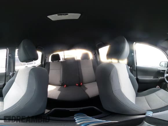 ✅ 2020 Toyota Tacoma SR5 • VIN: 3TMAZ5CNXLM117424 • Lot: 42814654. Wystawiony na IAAI z przebiegiem 95 225 mil. Bezpłatny archiwum sprzedaży aukcyjnych z USA i szczegółowy raport historii pojazdu na DreamBid. Zdjęcie 18.