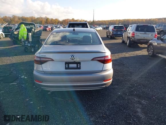 ✅ 2019 Volkswagen Jetta SEL • VIN: 3VWE57BU7KM182390 • Лот: 43565558. Опубликован ранее на IAAI с пробегом 47 522 миль. Бесплатный доступ к архиву аукционных продаж из США и подробный отчёт об истории автомобиля на DreamBid. Изображение 16.