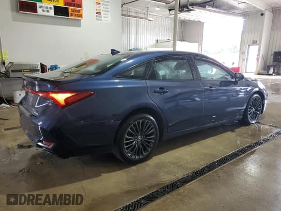 ✅ 2020 Toyota Avalon Hybrid XSE • VIN: 4T1E21FB3LU013493 • Lot: 61402155. Listed on Copart with 186,720 mi. Free auction sales archive from the USA and detailed vehicle history report at DreamBid. Image 3.