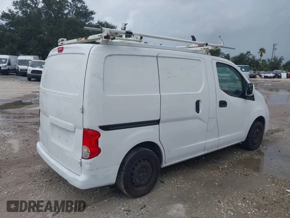 ✅ 2014 Nissan NV200 SV • VIN: 3N6CM0KN3EK692441 • Лот: 43020757. Опубликован ранее на IAAI с пробегом Не указан. Бесплатный доступ к архиву аукционных продаж из США и подробный отчёт об истории автомобиля на DreamBid. Изображение 4.