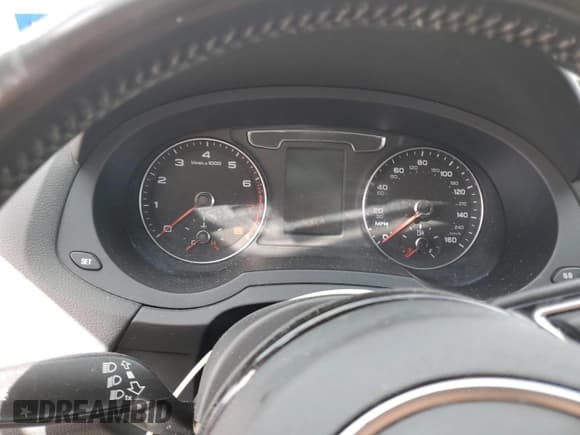 ✅ 2017 Audi Q3 Premium • VIN: WA1BCCFS4HR012227 • Lot: 63316842. Wystawiony na Copart z przebiegiem Nie podano. Bezpłatny archiwum sprzedaży aukcyjnych z USA i szczegółowy raport historii pojazdu na DreamBid. Zdjęcie 8.