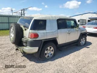 ✅ 2007 Toyota FJ Cruiser • VIN: JTEBU11F670075734 • Lot: 69674804. Listed on Copart with 71,313 mi. Free auction sales archive from the USA and detailed vehicle history report at DreamBid. Image 3.