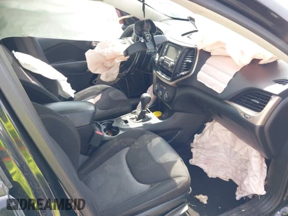 ✅ 2018 Jeep Cherokee Latitude • VIN: 1C4PJLCX6JD606158 • Lot: 41914815. Listed on IAAI with 96,315 mi. Free auction sales archive from the USA and detailed vehicle history report at DreamBid. Image 5.