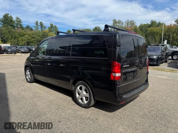 ✅ 2017 Mercedes-Benz Metris Passenger • VIN: WD4PG2EE1H3305419 • Lot: 81279545. Listed on Copart with 118,764 mi. Free auction sales archive from the USA and detailed vehicle history report at DreamBid. Image 3.