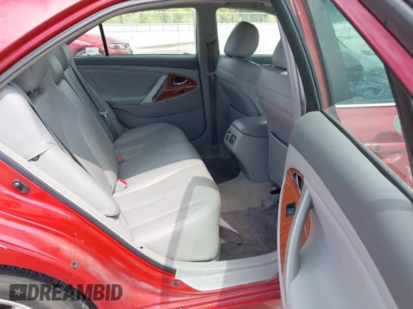 ✅ 2010 Toyota Camry LE • VIN: 4T1BK3EK5AU109686 • Lot: 43049630. Wystawiony na IAAI z przebiegiem 182 496 mil. Bezpłatny archiwum sprzedaży aukcyjnych z USA i szczegółowy raport historii pojazdu na DreamBid. Zdjęcie 8.