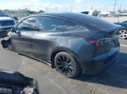 ✅ 2024 Tesla Model Y Long Range • VIN: 7SAYGAEE5RF065906 • Lot: 43598247. Wystawiony na IAAI z przebiegiem 4 577 mil. Bezpłatny archiwum sprzedaży aukcyjnych z USA i szczegółowy raport historii pojazdu na DreamBid. Zdjęcie 3.