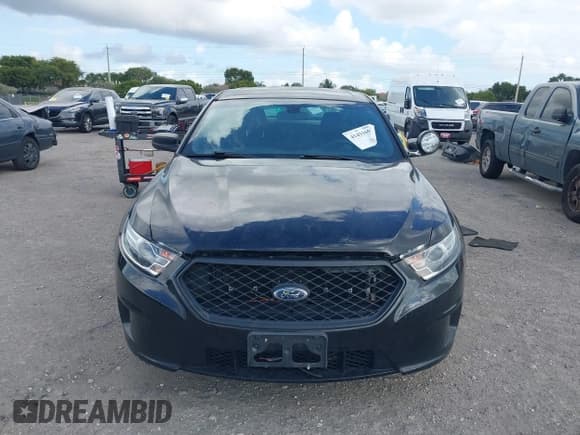 ✅ 2017 Ford Police Interceptor • VIN: 1FAHP2MT7HG103150 • Lot: 41431654. Wystawiony na IAAI z przebiegiem 68 962 mil. Bezpłatny archiwum sprzedaży aukcyjnych z USA i szczegółowy raport historii pojazdu na DreamBid. Zdjęcie 12.