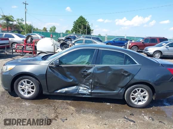 2014 Chevrolet Malibu LS z VIN 1G11A5SL9EF211989, wystawiony jako IAAI lot #42622965 z przebiegiem 94 427 mil mil oraz . Historia ofert i sprzedaży dostępna na DreamBid. Obrazek 14.