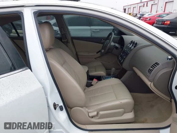 ✅ 2010 Nissan Altima SL • VIN: 1N4AL2AP6AN481935 • Lot: 43160440. Wystawiony na IAAI z przebiegiem Nie podano. Bezpłatny archiwum sprzedaży aukcyjnych z USA i szczegółowy raport historii pojazdu na DreamBid. Zdjęcie 5.