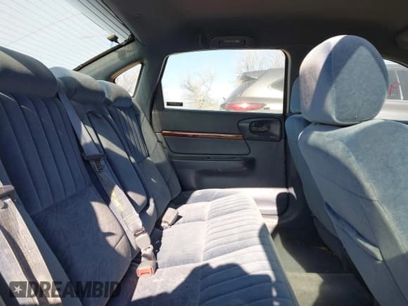 ✅ 2001 Chevrolet Impala • VIN: 2G1WF55E119202159 • Lot: 41320130. Wystawiony na IAAI z przebiegiem 183 921 mil. Bezpłatny archiwum sprzedaży aukcyjnych z USA i szczegółowy raport historii pojazdu na DreamBid. Zdjęcie 8.