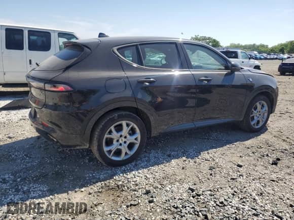 2024 Dodge Hornet R/T z VIN ZACPDFCWXR3A34984, wystawiony jako Copart lot #56155645 z przebiegiem 17 946 mil mil oraz Nie do naprawy • Non repairable. Historia ofert i sprzedaży dostępna na DreamBid. Obrazek 3.