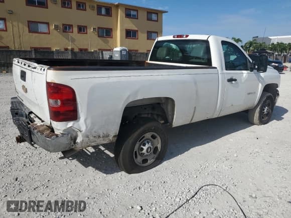 ✅ 2012 Chevrolet Silverado 2500HD Work Truck • VIN: 1GC0CVCG5CF138907 • Lot: 63101555. Wystawiony na Copart z przebiegiem 332 432 mil. Bezpłatny archiwum sprzedaży aukcyjnych z USA i szczegółowy raport historii pojazdu na DreamBid. Zdjęcie 3.