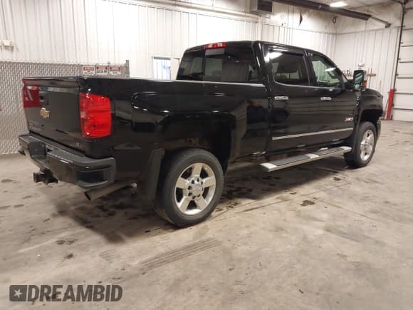 ✅ 2019 Chevrolet Silverado 2500HD LT • VIN: 1GC1KSEGXKF105225 • Лот: 42248875. Опубликован ранее на IAAI с пробегом 89 856 миль. Бесплатный доступ к архиву аукционных продаж из США и подробный отчёт об истории автомобиля на DreamBid. Изображение 4.