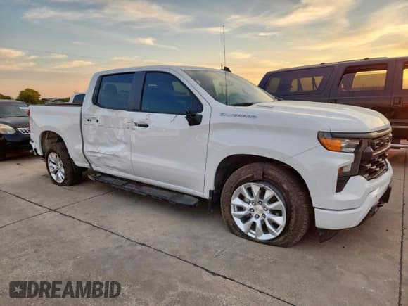 ✅ 2024 Chevrolet Silverado 1500 Custom • VIN: 1GCPABEK4RZ328774 • Lot: 85371205. Wystawiony na Copart z przebiegiem 35 364 mil. Bezpłatny archiwum sprzedaży aukcyjnych z USA i szczegółowy raport historii pojazdu na DreamBid. Zdjęcie 4.