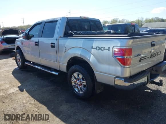 ✅ 2011 Ford F-150 XL • VIN: 1FTFW1EF6BFC18293 • Lot: 41741386. Wystawiony na IAAI z przebiegiem 165 667 mil. Bezpłatny archiwum sprzedaży aukcyjnych z USA i szczegółowy raport historii pojazdu na DreamBid. Zdjęcie 3.