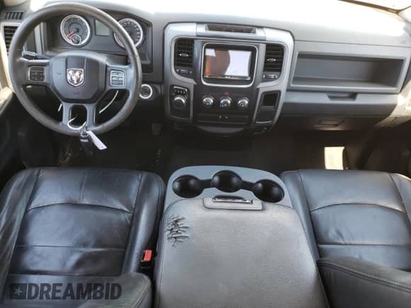 2017 Ram 1500 Express z VIN 1C6RR6FG3HS585667, wystawiony jako Copart lot #69868025 z przebiegiem 95 401 mil mil oraz Szkoda całkowita • Salvage title. Historia ofert i sprzedaży dostępna na DreamBid. Obrazek 8.