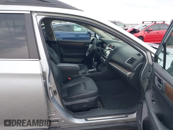 ✅ 2016 Subaru Outback Limited • VIN: 4S4BSENC2G3262187 • Lot: 43140233. Wystawiony na IAAI z przebiegiem 152 547 mil. Bezpłatny archiwum sprzedaży aukcyjnych z USA i szczegółowy raport historii pojazdu na DreamBid. Zdjęcie 5.