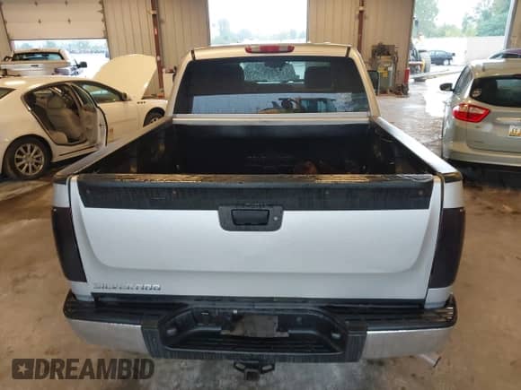 2010 Chevrolet Silverado 1500 LT with VIN 3GCRKSE32AG189991, listed as a IAAI auction lot 43281362 with 182,628 mi miles and . Bid and sale history available at DreamBid. Image 16.