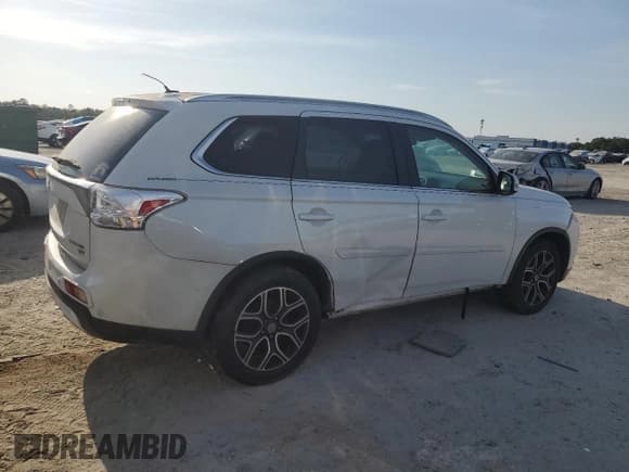 ✅ 2015 Mitsubishi Outlander GT • VIN: JA4JZ4AX4FZ001454 • Lot: 54562675. Listed on Copart with 166,983 mi. Free auction sales archive from the USA and detailed vehicle history report at DreamBid. Image 4.