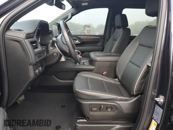 ✅ 2023 Chevrolet Suburban Premier • VIN: 1GNSKFKD8PR162283 • Lot: 69088264. Wystawiony na Copart z przebiegiem 15 544 mil. Bezpłatny archiwum sprzedaży aukcyjnych z USA i szczegółowy raport historii pojazdu na DreamBid. Zdjęcie 7.