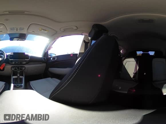 ✅ 2022 Hyundai Venue SEL • VIN: KMHRC8A30NU178265 • Lot: 43317179. Wystawiony na IAAI z przebiegiem 31 971 mil. Bezpłatny archiwum sprzedaży aukcyjnych z USA i szczegółowy raport historii pojazdu na DreamBid. Zdjęcie 24.