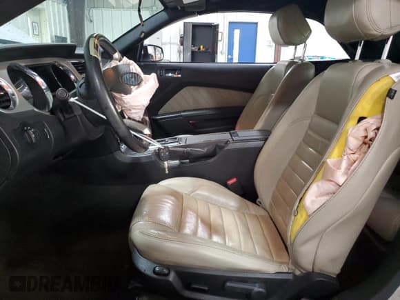 ✅ 2014 Ford Mustang V6 • VIN: 1ZVBP8EM1E5210516 • Лот: 87189365. Опубликован ранее на Copart с пробегом Не указан. Бесплатный доступ к архиву аукционных продаж из США и подробный отчёт об истории автомобиля на DreamBid. Изображение 7.