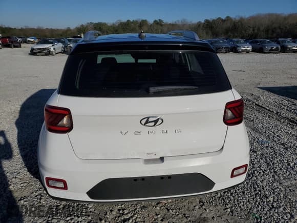 ✅ 2024 Hyundai Venue Limited • VIN: KMHRC8A37RU328409 • Lot: 46194485. Wystawiony na Copart z przebiegiem 14 090 mil. Bezpłatny archiwum sprzedaży aukcyjnych z USA i szczegółowy raport historii pojazdu na DreamBid. Zdjęcie 6.