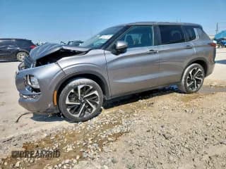 ✅ 2023 Mitsubishi Outlander SE • VIN: JA4J3UA81PZ057833 • Лот: 68047125. Опубликован ранее на Copart с пробегом 32 599 миль. Бесплатный доступ к архиву аукционных продаж из США и подробный отчёт об истории автомобиля на DreamBid. Изображение 1.