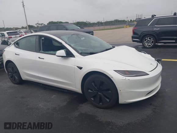 ✅ 2024 Tesla Model 3 • VIN: 5YJ3E1EAXRF740594 • Lot: 42423152. Wystawiony na IAAI z przebiegiem 7 604 mil. Bezpłatny archiwum sprzedaży aukcyjnych z USA i szczegółowy raport historii pojazdu na DreamBid. Zdjęcie 1.