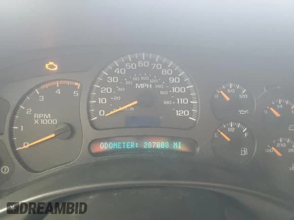 ✅ 2005 GMC Sierra 2500HD SLT • VIN: 1GTHK23295F921028 • Лот: 54136225. Опубликован ранее на Copart с пробегом 287 808 миль. Бесплатный доступ к архиву аукционных продаж из США и подробный отчёт об истории автомобиля на DreamBid. Изображение 9.